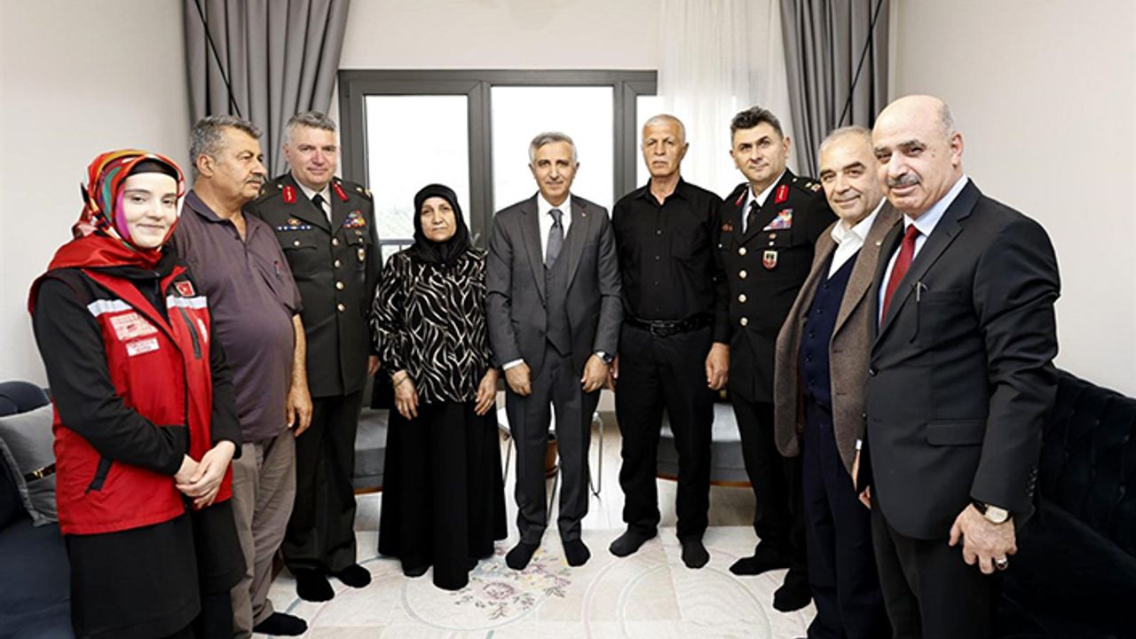 Vali Ünlüer’den depremzede ailelere anlamlı ziyaret