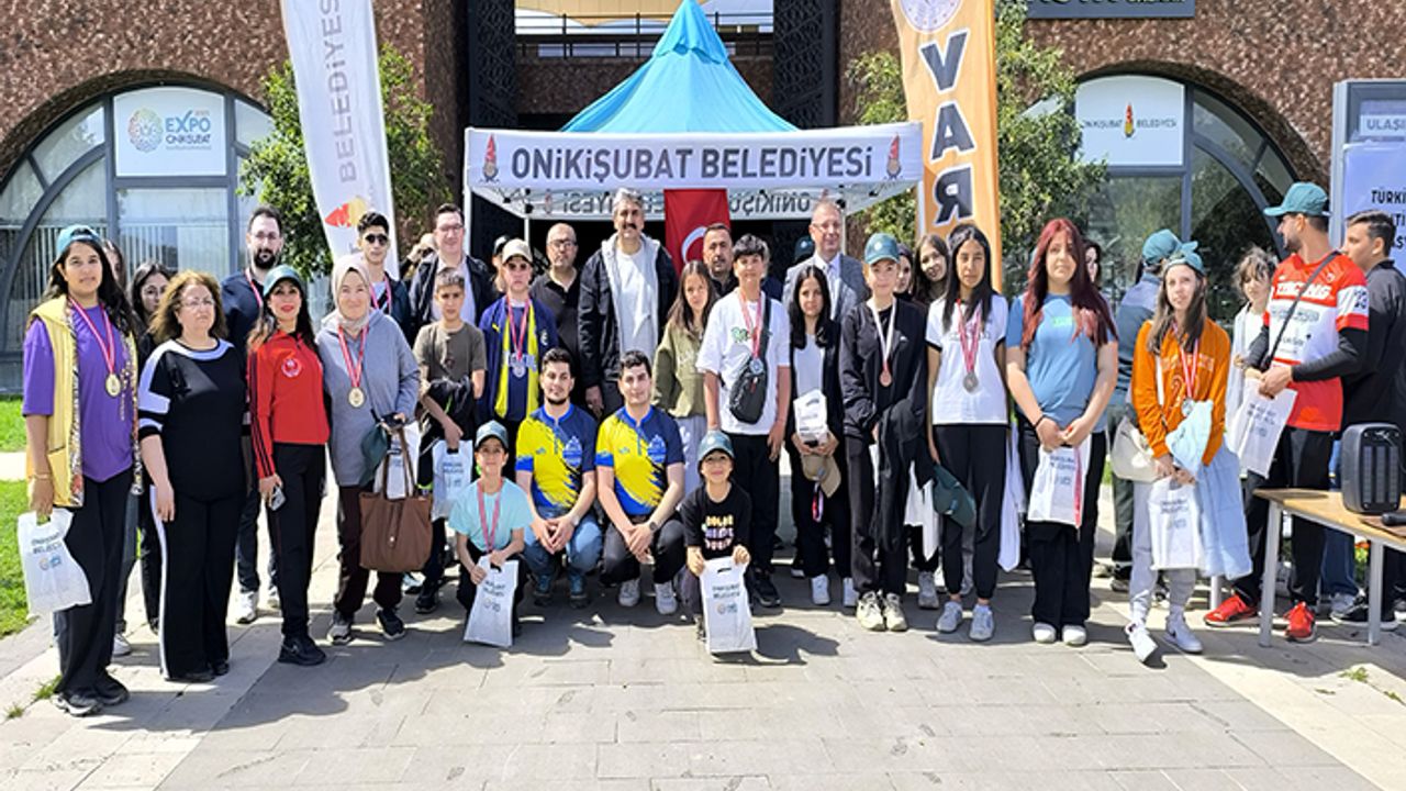 Oryantiring sporcuları bu kez kitapların izini sürdü