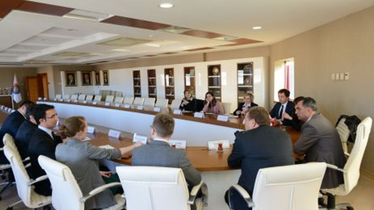  AB TÜRKİYE DELEGASYONU UZMANLARI VE SPARK YETKİLİLERİ KSÜ’YÜ ZİYARET ETTİ