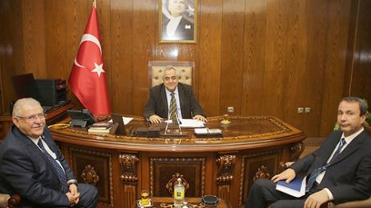    BAŞKAN MAHÇİÇEK REKTÖR ÖZGÜL’E  'HAYIRLI OLSUN' ZİYARETİ GERÇEKLEŞTİRDİ