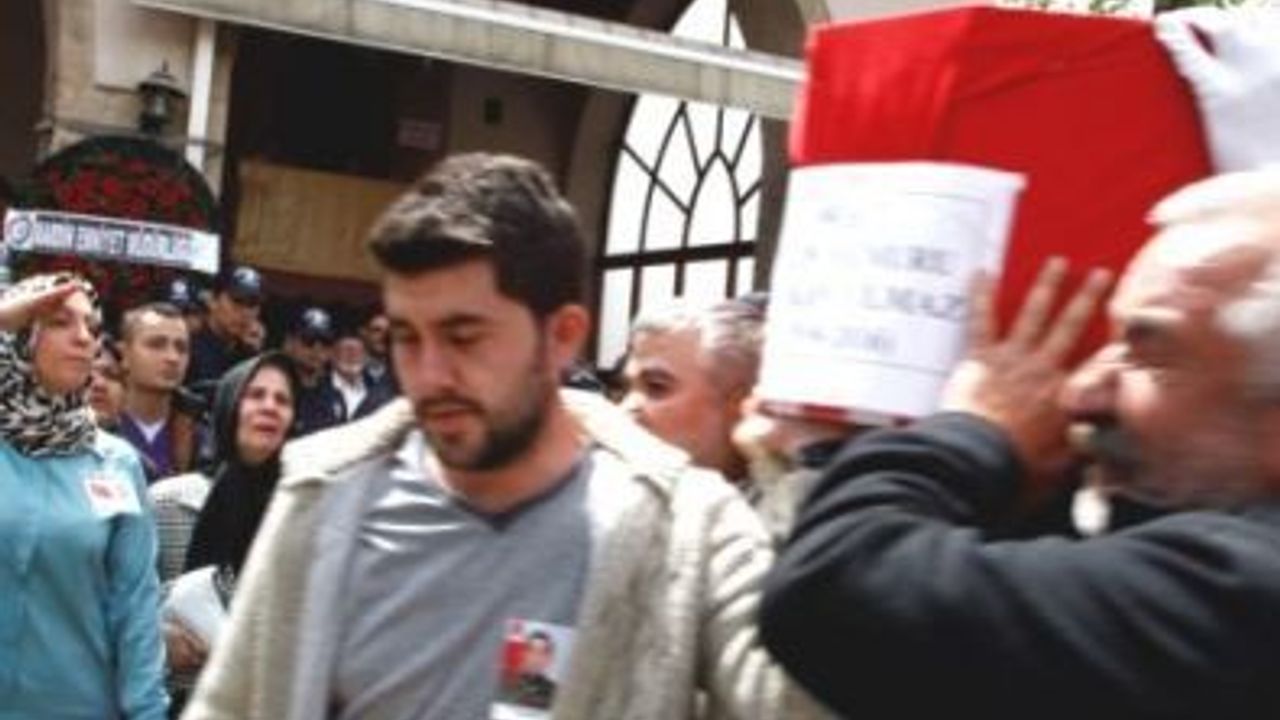 CENAZE TÖRENİNE 5 BİN KİŞİ KATILDI