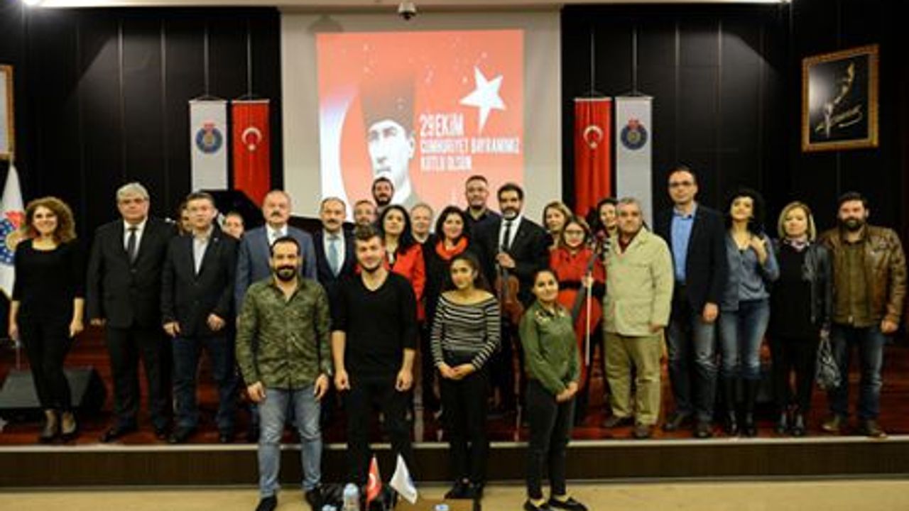   KSÜ, CUMHURİYETİN 95. YILINDA KONFERANS VE KONSER PROGRAMI DÜZENLEDİ