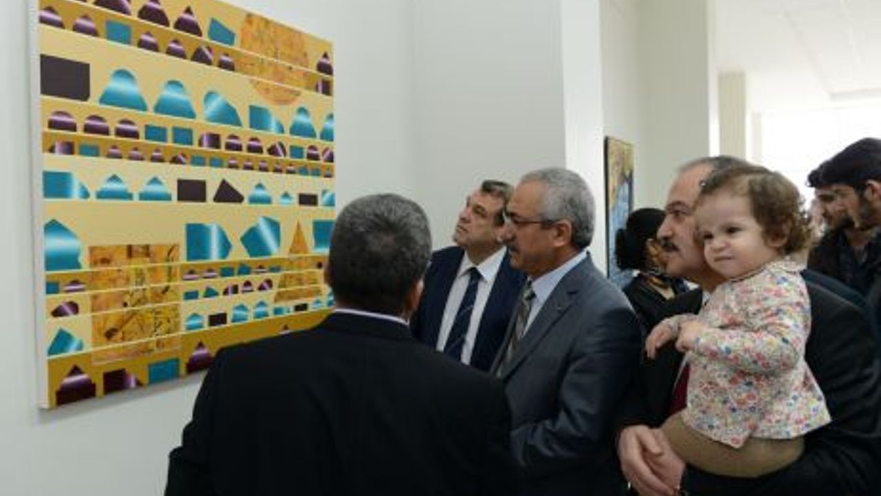  KSÜ GSF’DE DÜNYA KADINLAR GÜNÜ KARMA RESİM SERGİSİ AÇILDI