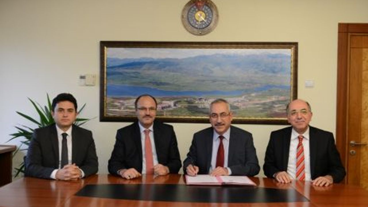  KSÜ VE İŞKUR İŞBİRLİĞİYLE İSTİHDAM İMKÂNLARI ÖĞRENCİLERİN AYAĞINA GETİRİLDİ