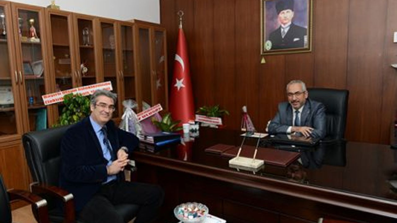 MÜHENDİSLİK VE MİMARLIK FAKÜLTESİ DEKANLIĞINA PROF. DR. MAHİT GÜNEŞ ATANDI