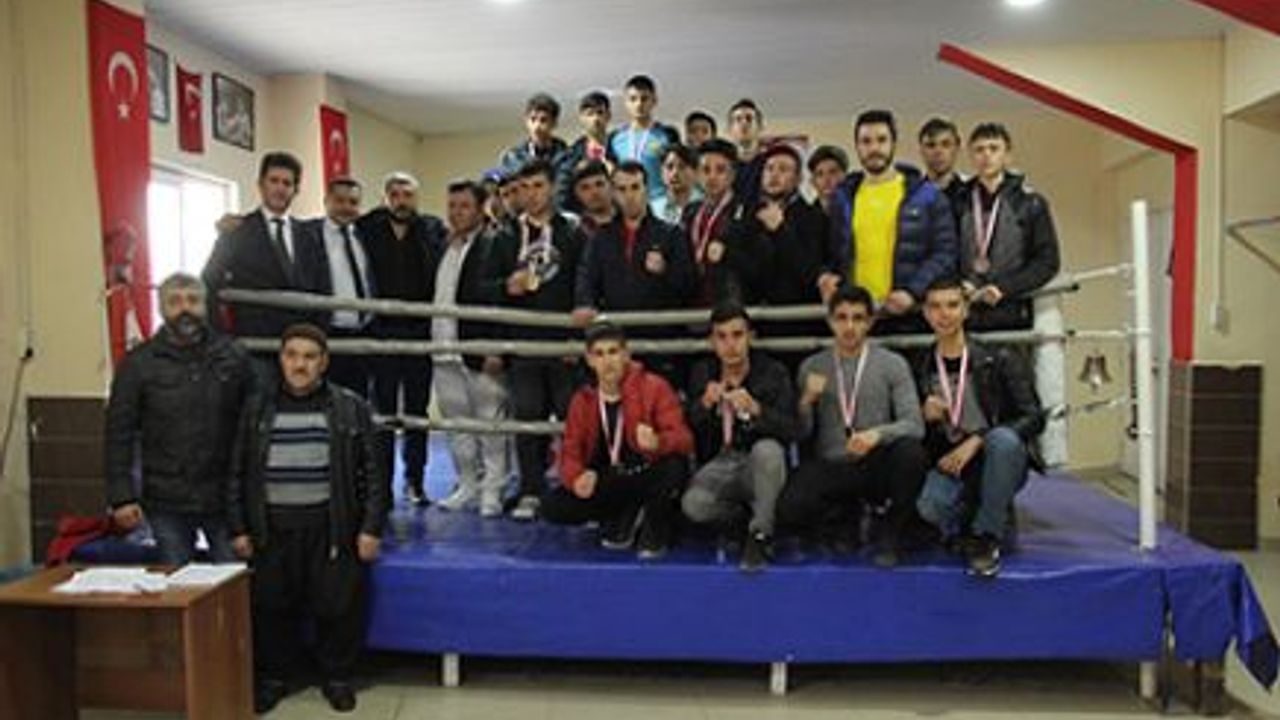  OKUL SPORLARI BOKS GENÇLER İL BİRİNCİLİĞİ TURNUVASI TAMAMLANDI