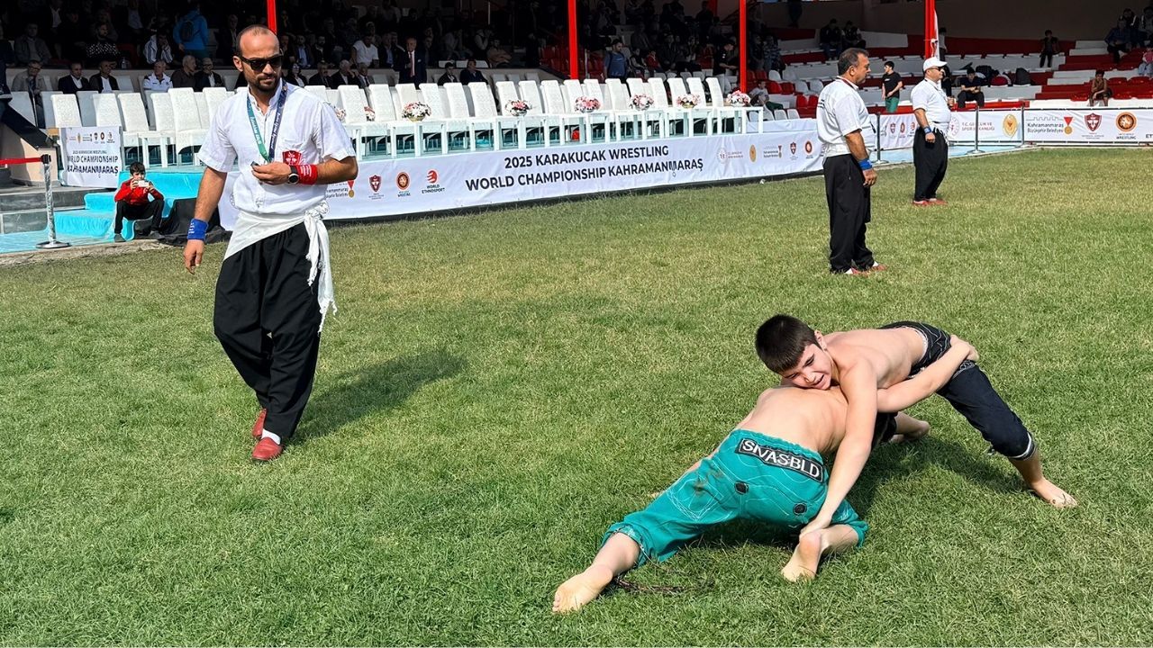 Türkiye Kısa Şalvar Güreş Şampiyonası Batıpark’ta başladı