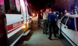Kıraathane önünde oturan 2 kişi silahla yaralandı