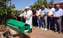 Kocasının öldürdüğü Büşra ve oğlu yan yana toprağa verildi