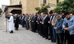 Filistin’de hayatını kaybedenler için gıyabi cenaze namazı kılındı