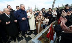 Cumhurbaşkanı Erdoğan, Kapıçam’da deprem şehitliğini ziyaret etti