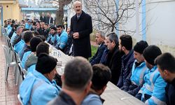 Okay, belediye çalışanlarıyla bir araya geldi