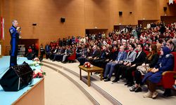 Bakan Kacır ve İlk Türk Astronot Gezeravcı, gençlerle buluştu