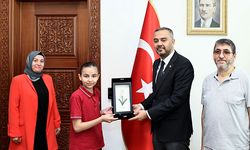 Başkan Hanifi Toptaş, görevi küçük Azra’ya devretti