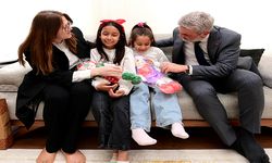 Görgel, Asrın felaketinde ailesini kaybeden vatandaşları ziyaret etti
