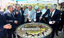 Büyükşehir’den 7 bin kişiye aşure ikramı