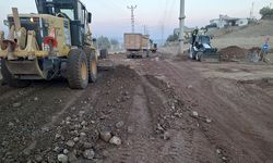 Büyükşehir’den Türkoğlu Orçan Caddesi’nde çalışma