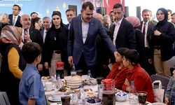 Bakan Murat Kurum, Dünya Yetim Günü’nde Kahramanmaraş’ta depremzedelerle buluştu