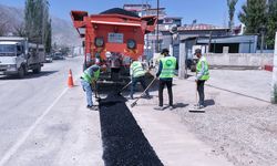 Elbistan’da altyapısı tamamlanan mahallelerde asfalt başladı