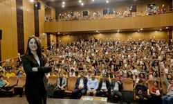 Onikişubat Okuyor’da bu hafta ‘Kelimelerle Örülen Dünyamız’ konuşuldu