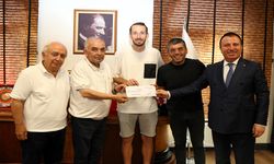 Başkan Narlı’dan gol kralı Aykut Çift’e ödül