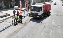 Büyükşehir’in temizlik timi Elbistan’da sahada