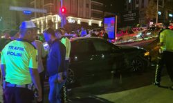 Kahramanmaraş’ta alkollü sürücü polis aracına çarptı