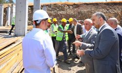 Kirişci ve Toptaş, Kale Gençlik Merkezi inşaatında incelemelerde bulundu