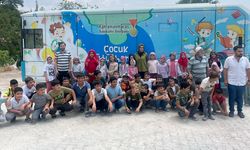 Mobil Çocuk Kütüphanesi ile Çocuklar Yaz Tatilini Renklendirdi