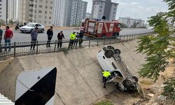 Kahramanmaraş’ta hafif ticari araç kanala uçtu, 1 yaralı