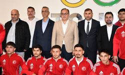 TGGF Başkan Vekili Şahin Hopur’dan Milli Takıma moral ziyareti