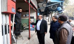 Başkan Akpınar'dan Sakarya çarşısında esnaf ziyareti