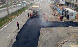 Kahramanmaraş’ta asfalt mesaisini kesintisiz sürdürüyor