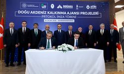 Başkan Toptaş, Bakan Fatih Kacır’ın katıldığı imza töreninde ONİKAD’ın protokolünü imzaladı