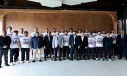 Başkan Toptaş, Efeler Ligi’ne yükselen Onikişubat Belediye Spor ile şampiyonluk yemeğinde buluştu