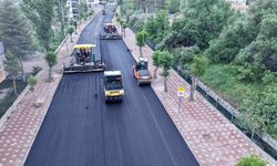 Büyükşehir’den Elbistan Pınarbaşı Caddesi’nde Kesintisiz Asfalt Mesaisi