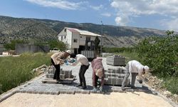 Büyükşehir’den Çağlayancerit kırsalına 3 bin metrekarelik kilit parke
