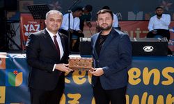 Celal Karatüre’nin sahne aldığı TÜGVA Yaz Okulları, kapanış programı ile sona erdi