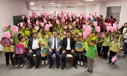 Onikişubat Belediyesi’nden kırsal mahallelerdeki 8 bin öğrenciye kırtasiye seti desteği