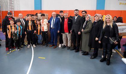 Onikişubat Belediyesinden Amatör Spor kulüplerine malzeme desteği