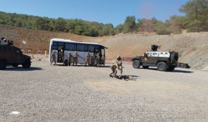 Özel Haraket polisinde tatbikat