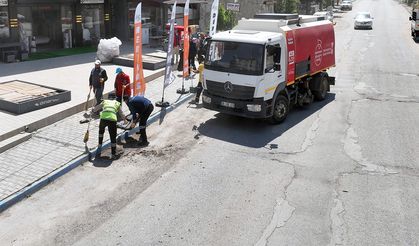 Büyükşehir’in temizlik timi Elbistan’da sahada