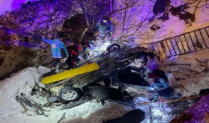 Kahramanmaraş’ta feci kaza: Otomobil köprüden uçtu 5 yaralı