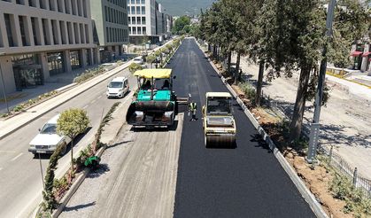Azerbaycan Mahallesi’nde Asfalt mesaisi tüm hızıyla sürüyor