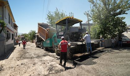 Büyükşehir, asfalt mesaisine durmaksızın devam ediyor