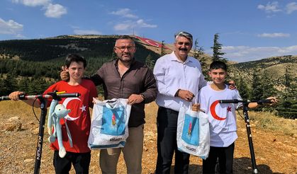 Kahramanmaraş’ta Scooterlarını bayrak sevgisi için sürdüler