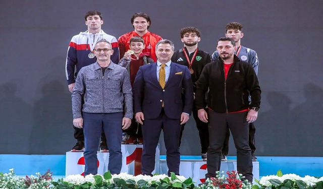 Minderde parlayan yıldızı: Yusuf Emirhan Tosun