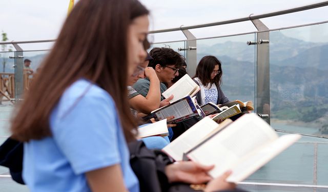 Gençler Ali Kayası’nda edebiyat yolculuğuna çıktı