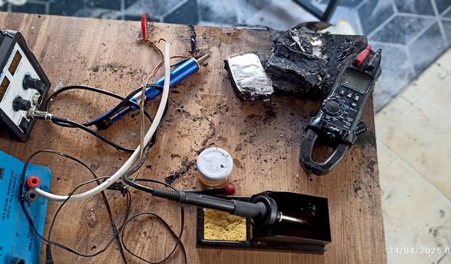Kahramanmaraş’ta şarjdaki telefon bataryası patladı