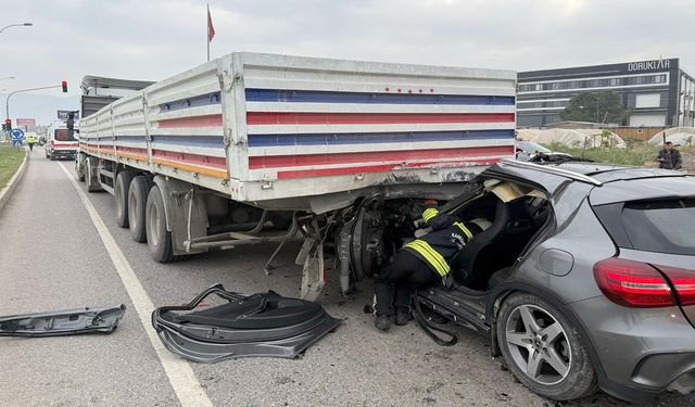 Kahramanmaraş’ta otomobil TIR’a çarptı: 1 yaralı